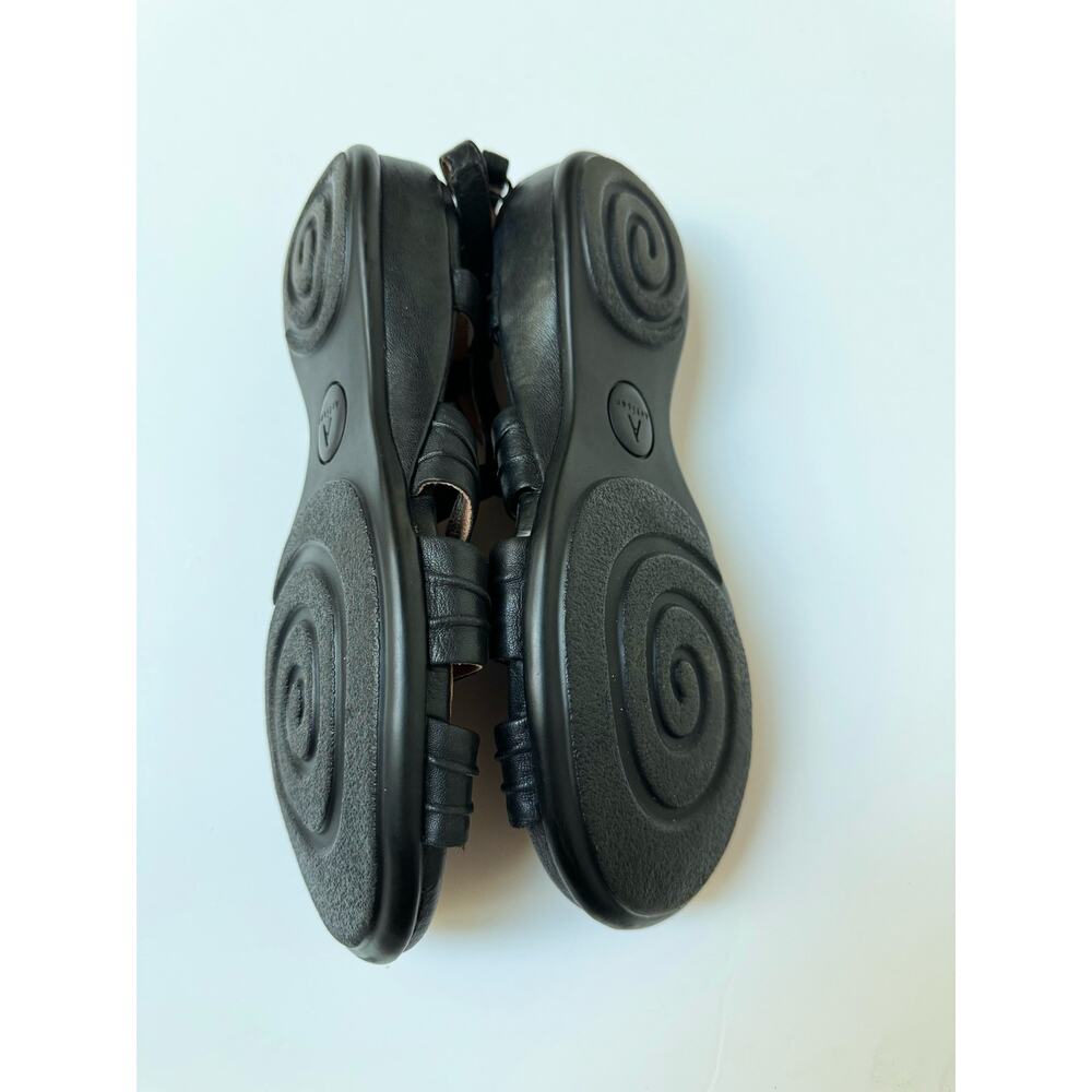 Clarks Artisan Black Strappy Leather Sandals Women's 8.5 W - Picture 7 of 10